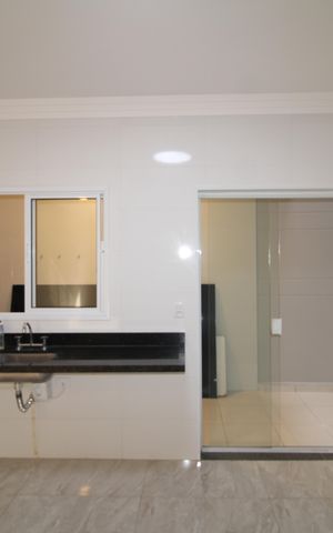 Casa à venda com 90m², 3 quartos e 2 vagasCozinha