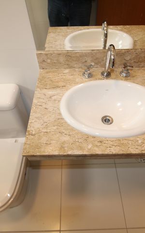 Casa à venda com 90m², 3 quartos e 2 vagasQuarto 1 - Banheiro