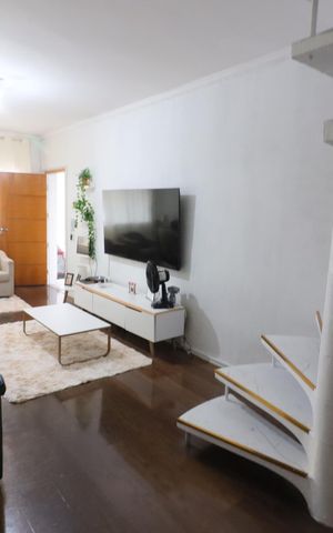 Casa à venda com 250m², 3 quartos e 2 vagasSala