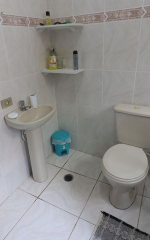 Casa à venda com 250m², 3 quartos e 2 vagasBanheiro 2