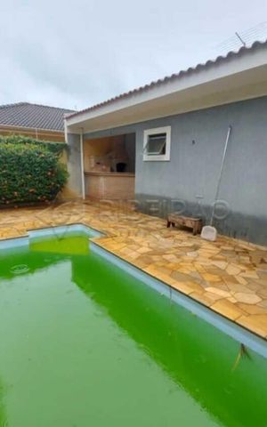 Casa para alugar com 220m², 4 quartos e 4 vagasPiscina