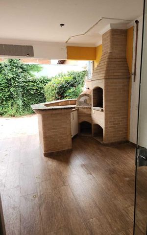 Casa para alugar com 220m², 4 quartos e 4 vagasChurrasqueira