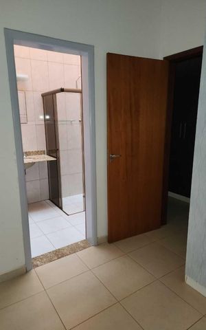 Casa para alugar com 220m², 4 quartos e 4 vagasBanheiro