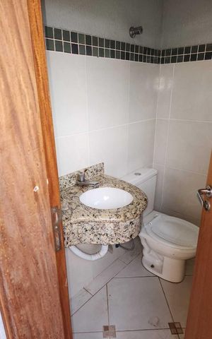 Casa para alugar com 220m², 4 quartos e 4 vagasBanheiro