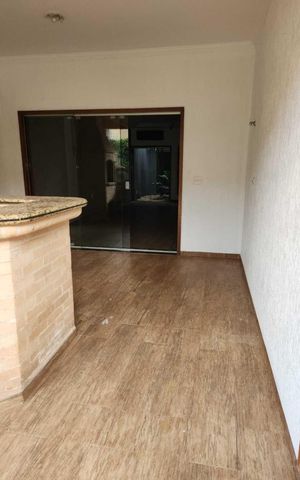 Casa para alugar com 220m², 4 quartos e 4 vagasChurrasqueira