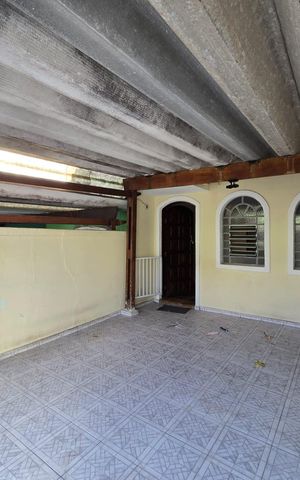 Casa à venda com 84m², 2 quartos e 1 vaga Casa à venda com 84m², 2 quartos e 1 vagaGaragem