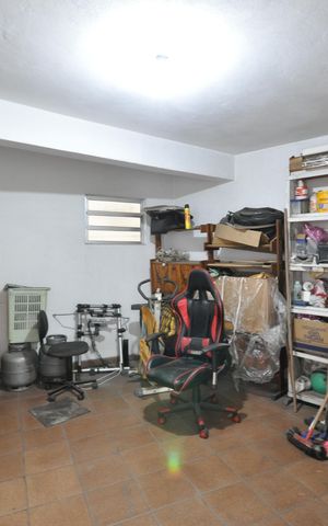 Casa à venda com 400m², 8 quartos e 4 vagasÁrea de Serviço 3