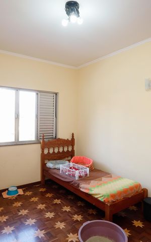 Casa à venda com 298m², 4 quartos e 3 vagas Casa à venda com 298m², 4 quartos e 3 vagasQuarto 3