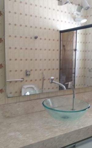 Casa à venda com 263m², 3 quartos e 3 vagas Casa à venda com 263m², 3 quartos e 3 vagasBanheiro