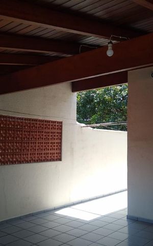 Casa à venda com 263m², 3 quartos e 3 vagas Casa à venda com 263m², 3 quartos e 3 vagasÁrea externa