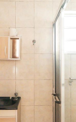 Casa à venda com 198m², 2 quartos e 2 vagasBanheiro