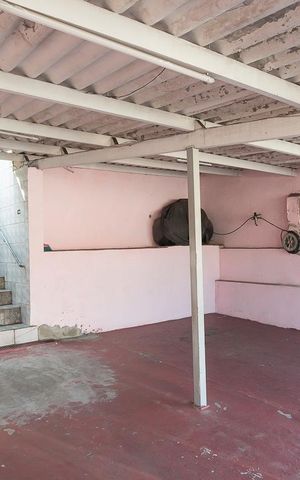 Casa à venda com 198m², 2 quartos e 2 vagasGaragem