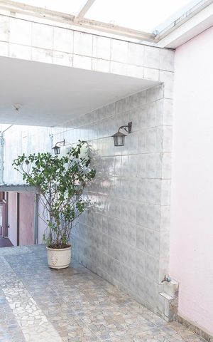 Casa à venda com 198m², 2 quartos e 2 vagasQuintal