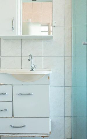Casa à venda com 198m², 2 quartos e 2 vagasBanheiro da Suíte