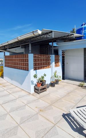Casa à venda com 168m², 2 quartos e 2 vagas Casa à venda com 168m², 2 quartos e 2 vagasTerraço