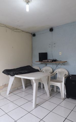 Casa à venda com 185m², 2 quartos e 2 vagasCasa 2 Sala