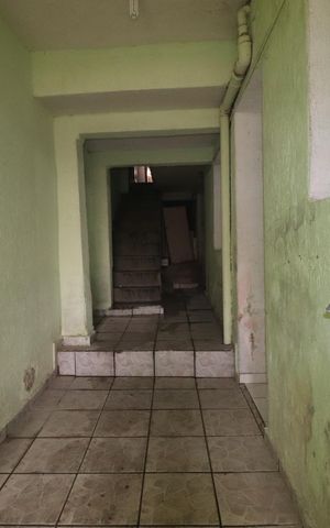 Casa à venda com 185m², 2 quartos e 2 vagasCasa 2 - Área de Serviço
