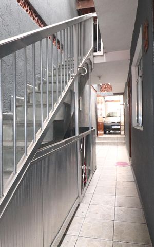 Casa à venda com 185m², 2 quartos e 2 vagasCorredor lateral