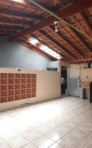 Casa à venda com 185m², 2 quartos e 2 vagasÁrea de Serviço