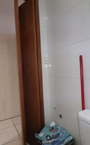 Casa à venda com 185m², 2 quartos e 2 vagasBanheiro Quarto 1 suíte