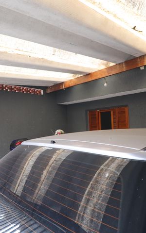 Casa à venda com 185m², 2 quartos e 2 vagasGaragem