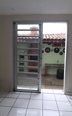 Casa à venda com 185m², 2 quartos e 2 vagasCasa 2 Sala