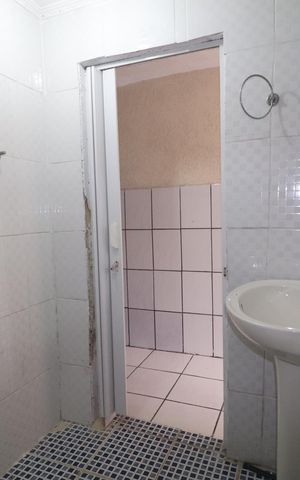 Casa à venda com 185m², 2 quartos e 2 vagasCasa 2 Banheiro