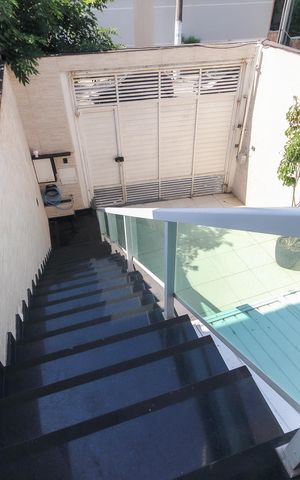 Casa à venda com 600m², 3 quartos e 6 vagasEntrada