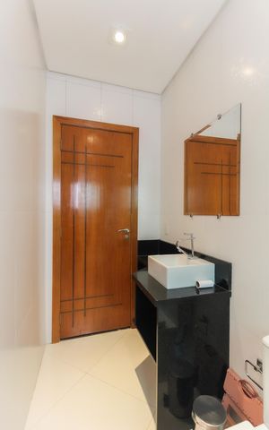 Casa à venda com 600m², 3 quartos e 6 vagasBanheiro Social