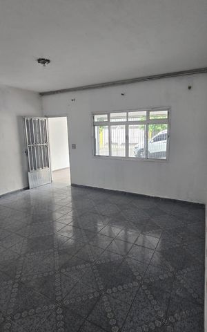 Casa para alugar com 140m², 3 quartos e 2 vagas Casa para alugar com 140m², 3 quartos e 2 vagasSala