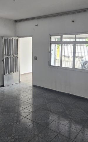 Casa para alugar com 140m², 3 quartos e 2 vagas Casa para alugar com 140m², 3 quartos e 2 vagasSala