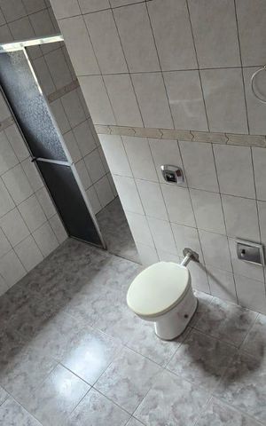 Casa para alugar com 140m², 3 quartos e 2 vagas Casa para alugar com 140m², 3 quartos e 2 vagasBanheiro