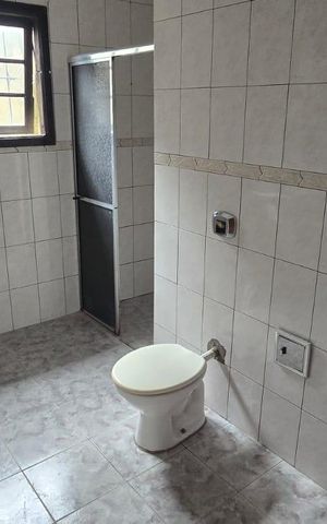 Casa para alugar com 140m², 3 quartos e 2 vagas Casa para alugar com 140m², 3 quartos e 2 vagasBanheiro