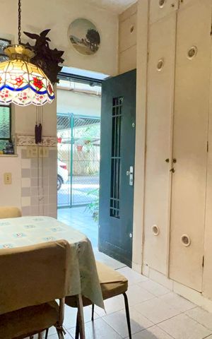 Casa à venda com 575m², 6 quartos e 7 vagas Casa à venda com 575m², 6 quartos e 7 vagasCopa