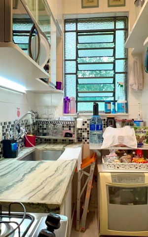 Casa à venda com 575m², 6 quartos e 7 vagas Casa à venda com 575m², 6 quartos e 7 vagasCozinha da Edícula