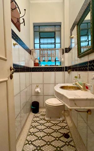 Casa à venda com 575m², 6 quartos e 7 vagas Casa à venda com 575m², 6 quartos e 7 vagasLavabo