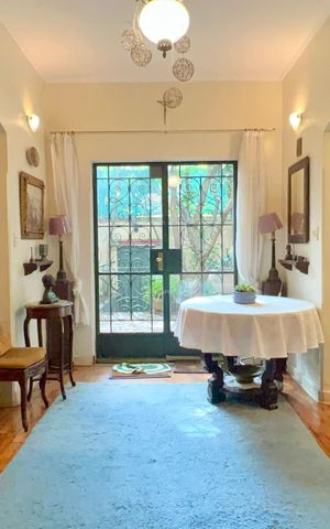 Casa à venda com 575m², 6 quartos e 7 vagas Casa à venda com 575m², 6 quartos e 7 vagasHall