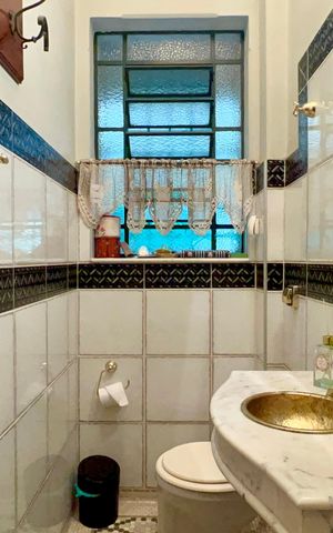 Casa à venda com 575m², 6 quartos e 7 vagas Casa à venda com 575m², 6 quartos e 7 vagasLavabo