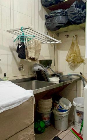 Casa à venda com 575m², 6 quartos e 7 vagas Casa à venda com 575m², 6 quartos e 7 vagasLavanderia