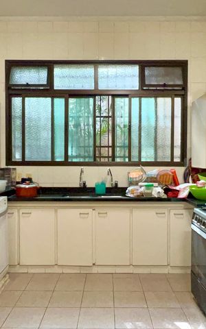 Casa à venda com 575m², 6 quartos e 7 vagas Casa à venda com 575m², 6 quartos e 7 vagasCozinha