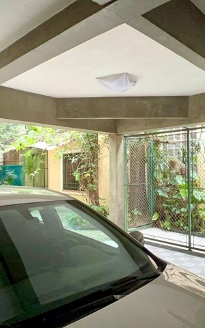 Casa à venda com 575m², 6 quartos e 7 vagas Casa à venda com 575m², 6 quartos e 7 vagasGaragem