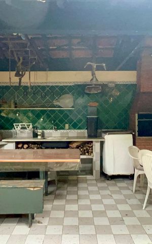 Casa à venda com 575m², 6 quartos e 7 vagas Casa à venda com 575m², 6 quartos e 7 vagasChurrasqueira