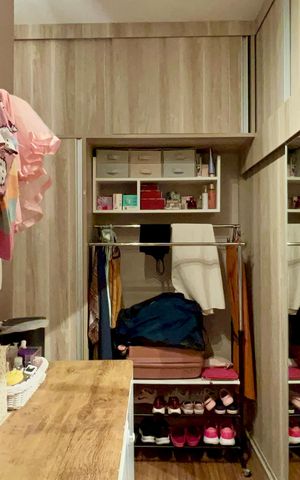 Casa à venda com 575m², 6 quartos e 7 vagas Casa à venda com 575m², 6 quartos e 7 vagasCloset da suíte