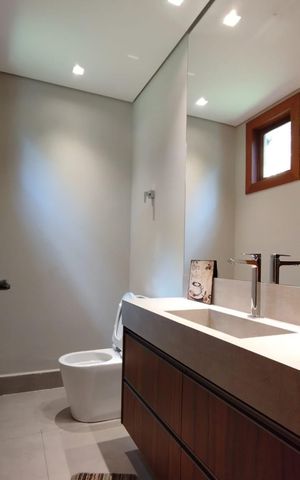 Casa de condomínio à venda com 350m², 4 quartos e 5 vagas Casa de condomínio à venda com 350m², 4 quartos e 5 vagasLavabo