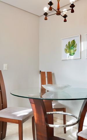 Casa à venda com 128m², 3 quartos e 2 vagas Casa à venda com 128m², 3 quartos e 2 vagasCopa