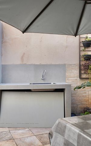 Casa à venda com 128m², 3 quartos e 2 vagas Casa à venda com 128m², 3 quartos e 2 vagasÁrea Externa