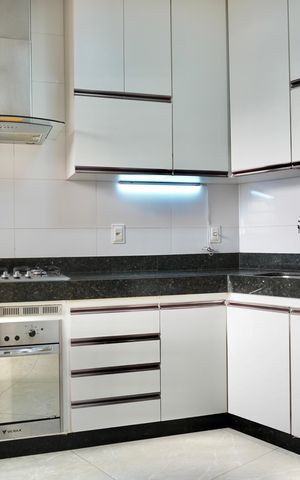 Casa à venda com 128m², 3 quartos e 2 vagas Casa à venda com 128m², 3 quartos e 2 vagasCozinha