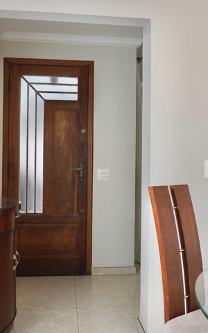 Casa à venda com 128m², 3 quartos e 2 vagas Casa à venda com 128m², 3 quartos e 2 vagasCopa