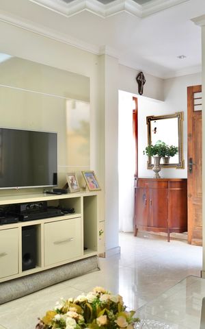 Casa à venda com 128m², 3 quartos e 2 vagas Casa à venda com 128m², 3 quartos e 2 vagasSala