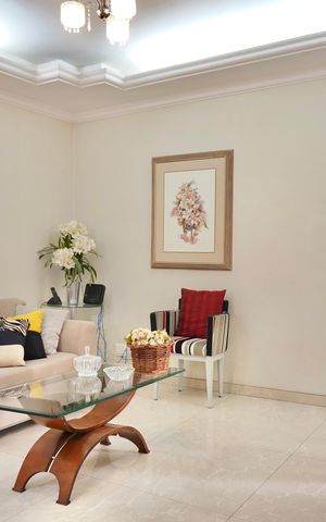 Casa à venda com 128m², 3 quartos e 2 vagas Casa à venda com 128m², 3 quartos e 2 vagasSala